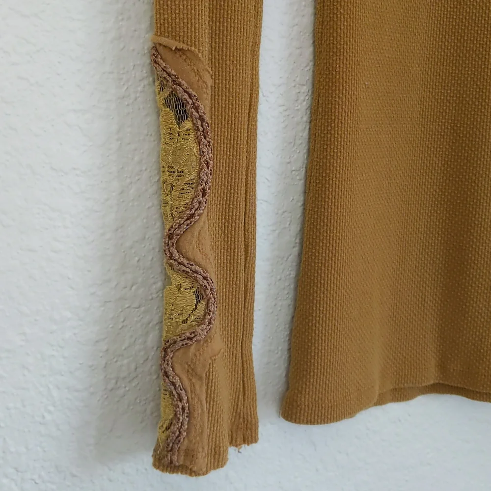 Free People Crafty Cuff Gold Lace Thermal Top S
